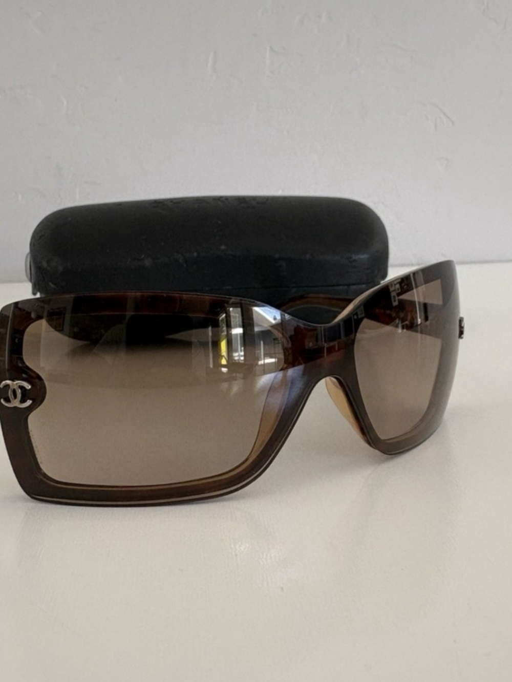 CHANEL Women's Black Gradient Oversized Sunglasses